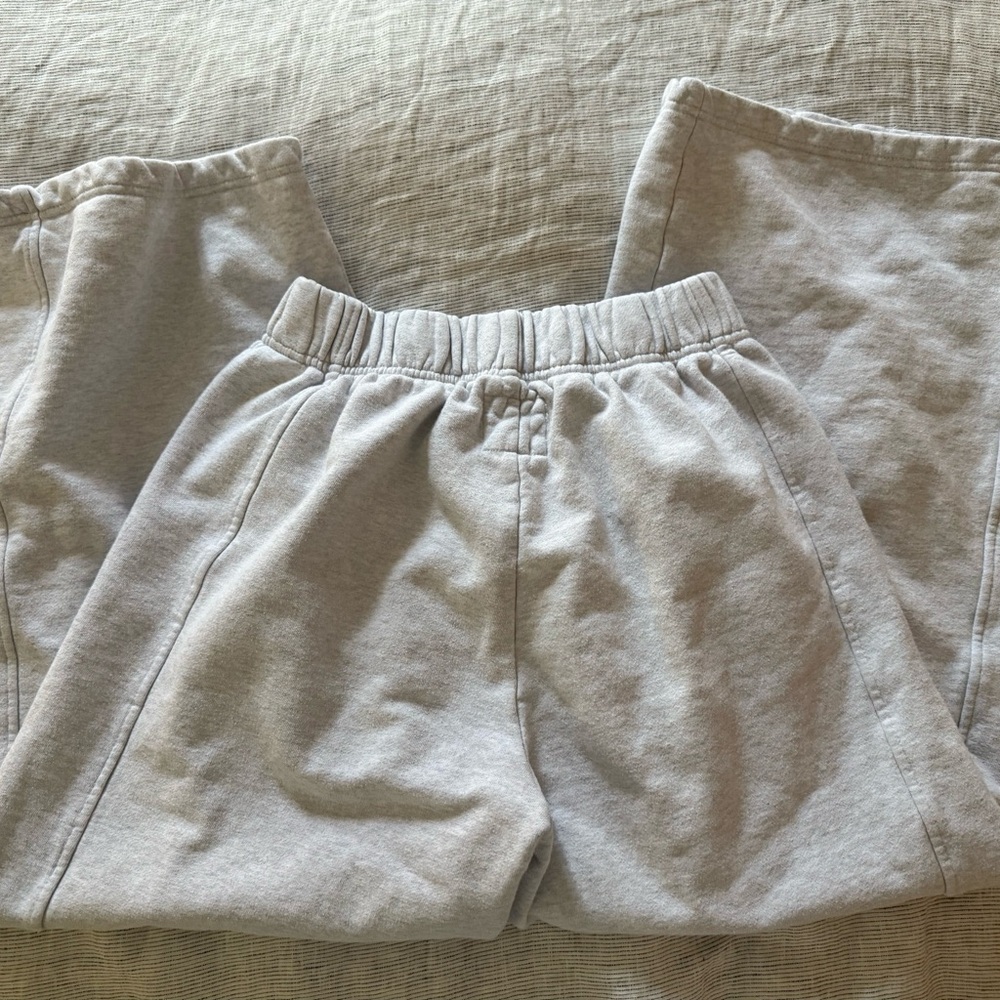 Le Bon Shoppe women’s sweat pants in size medium light grey - Picture 4 of 7